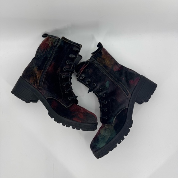Madden Girl Eloisee Black Velvet Floral Combat Boots Women’s 8 - Picture 6 of 9